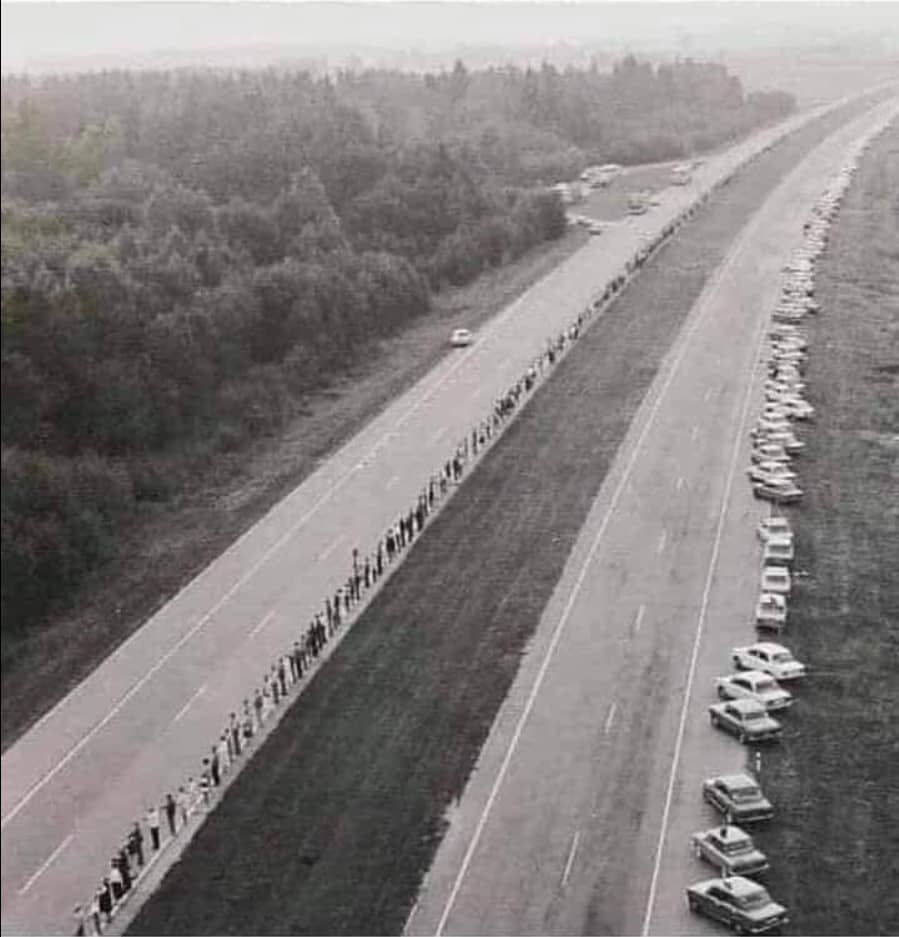 1989, solidarnosc of the Baltic countries who formed a human chain